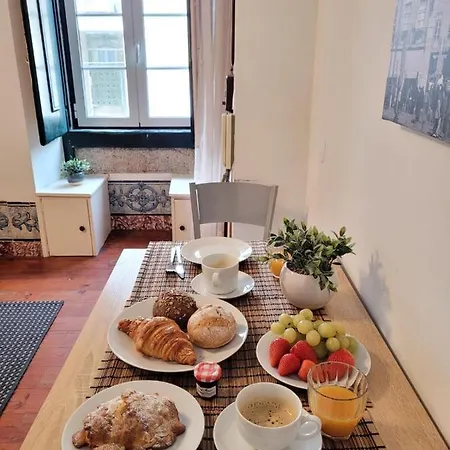 Cozy Estrela Apartment Lisbon Exterior photo